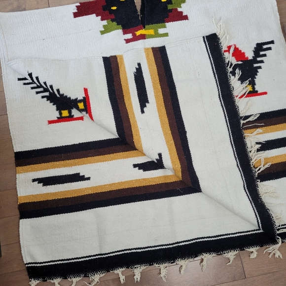 Vintage Mexican wool poncho with thunderbirds - Picture 7 of 11